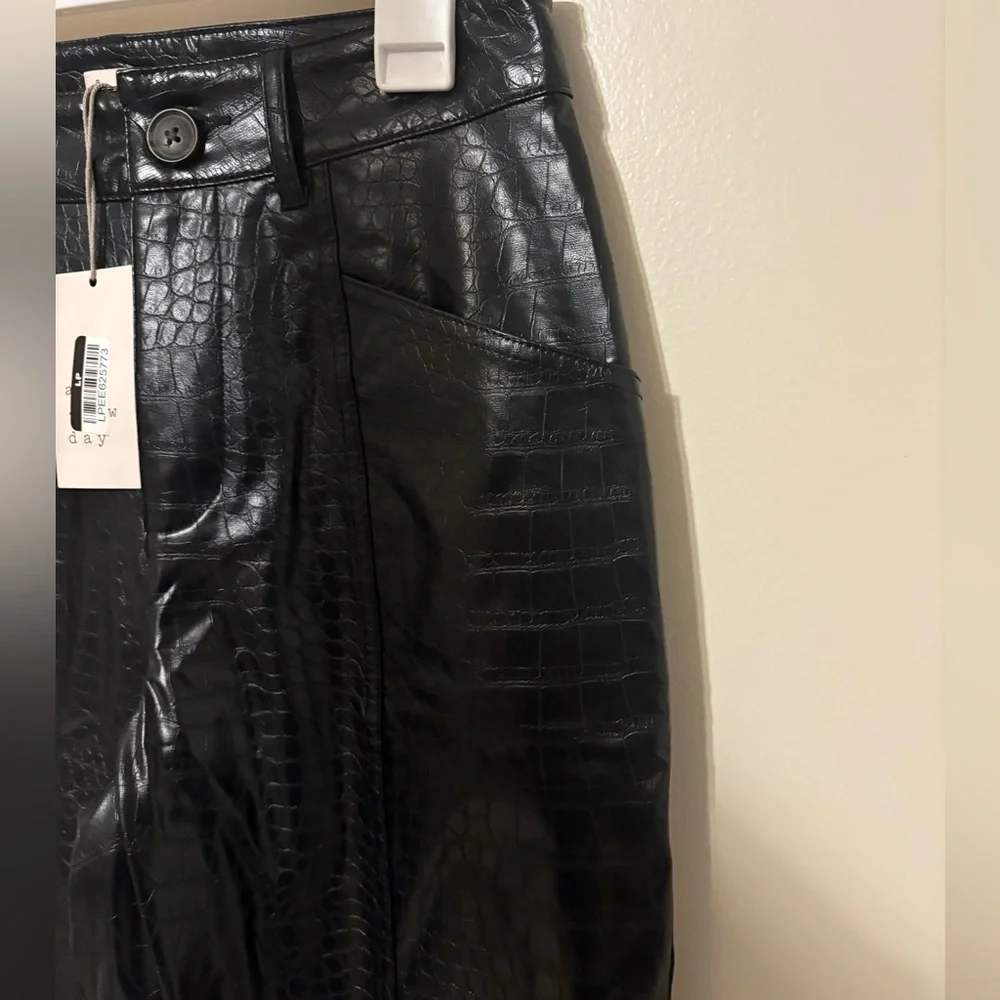 A. New. Day Black Faux Leather Stretch Women's High Rise pants 6
